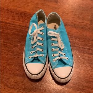 Light blue Converse Sneakers size 6.5